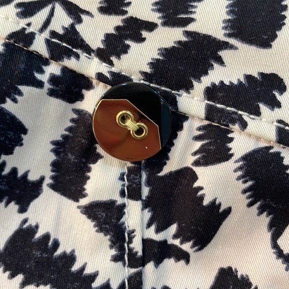 Leifsdottir size 6 black and white printed mini skirt. - Picture 9 of 9